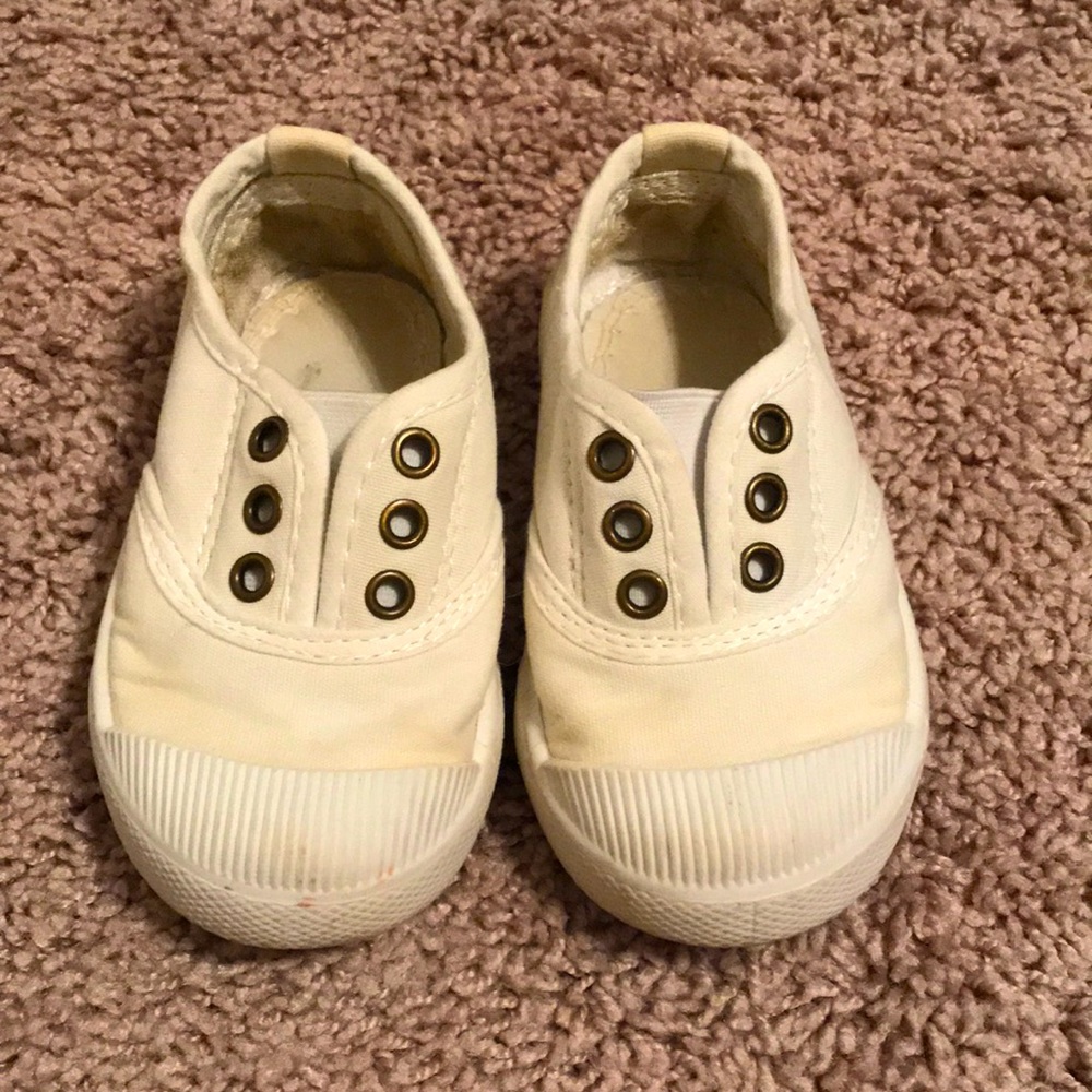 White Slip On Sneakers Shoes no laces size 6